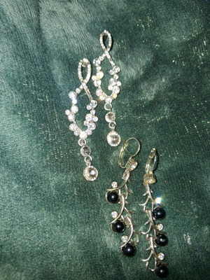 Earrings used, pack of 2 pairs for pierced ears