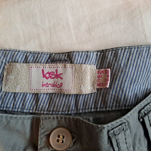 Mini shorts khaki Bershka size XXS like new