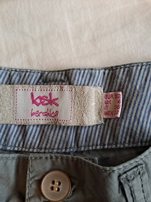 Mini shorts khaki Bershka size XXS like new