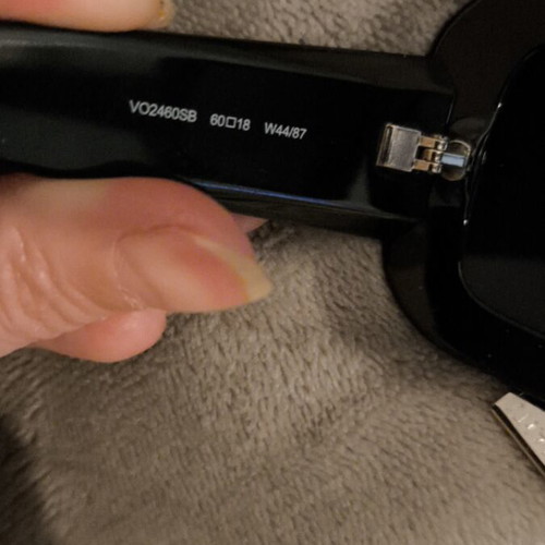 Vogue sunglasses like new, black