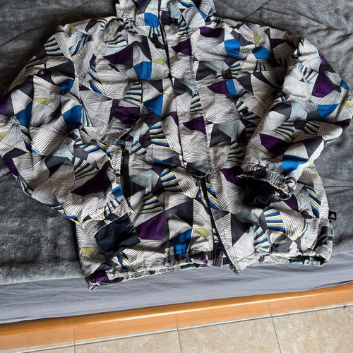 Ski-Snowboard jacket like new, waterproof with multiple pockets