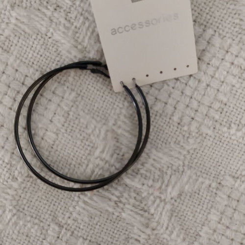 Earrings new black color