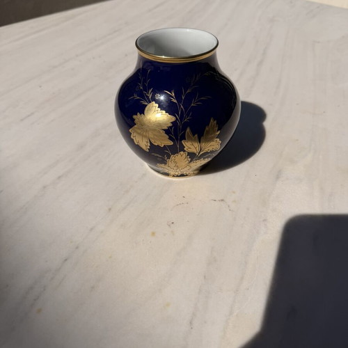 Vintage Royal KPM Bavaria porcelain vase like new with cobalt and gold