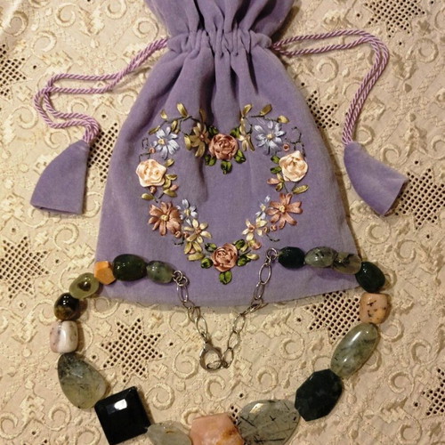 Statement necklace made of natural semiprecious stones, like new, 65cm