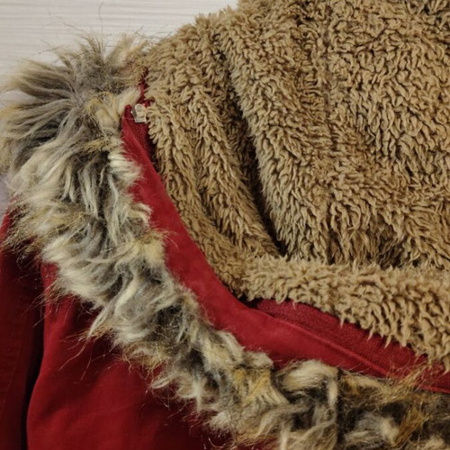 Parka jacket Large used, burgundy with hood and fluffy lining