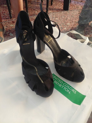 Fendi vintage μαύρες σουέτ γόβες μέγεθος 38.5, φασκιωτός σχεδιασμός, μπαρέτα, τετράγωνο τακούνι
