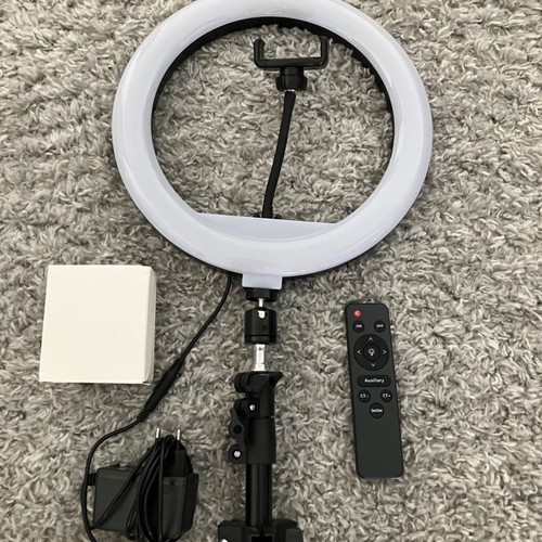 Photographic ring lamp 30cm with tripod, dimmer and remote used