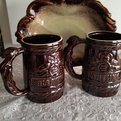 Set of 2 beer mugs with ceramic plate 0.5 liters each like new