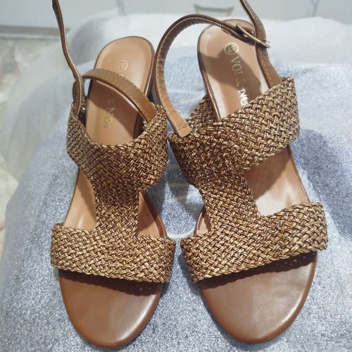 Voi&Noi brown sandals size 37 used