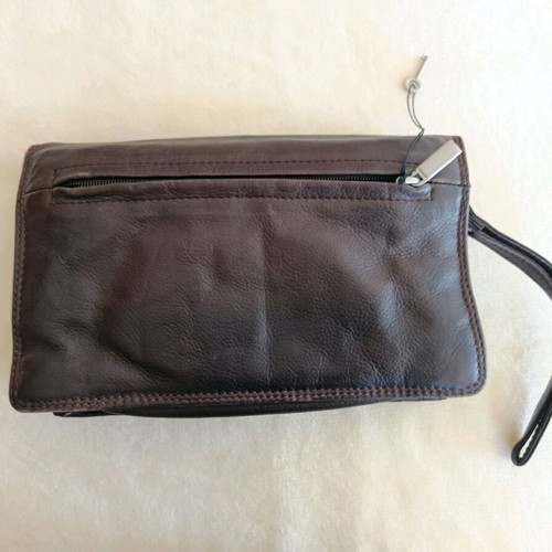 Men's leather bag like new, brown with multiple inner compartments