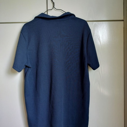 Dazy Polo Shirt Blue Medium like new with embossed texture
