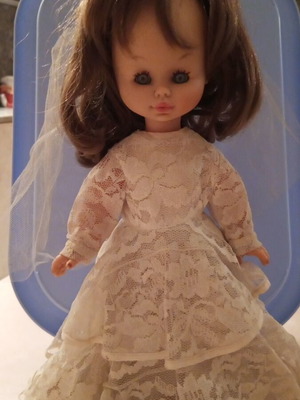 Collectible bride doll used, Kehagias company 1974