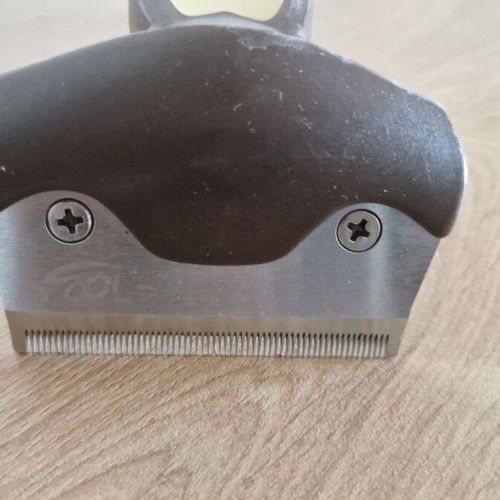 Foolee One dog grooming brush used for 10-20kg dogs