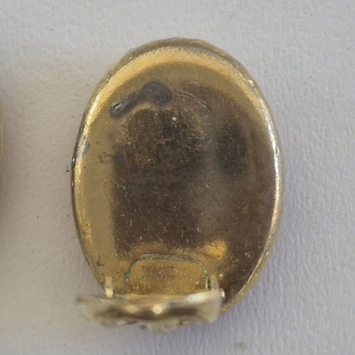 Vintage Cameo Pin and Clip Earrings Set like new
