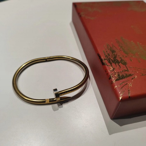 Stainless steel bracelet like new in matte gold color
