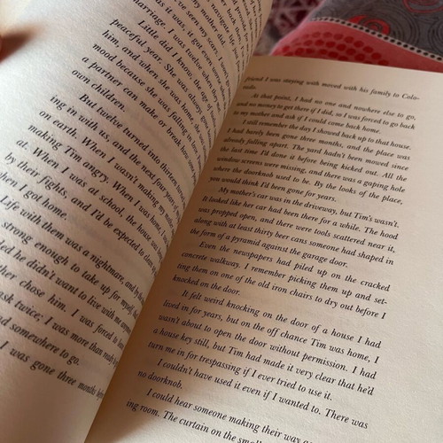 It Starts With Us book like new, English