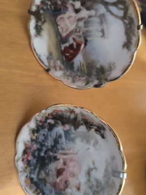 Decorative small plates, vintage