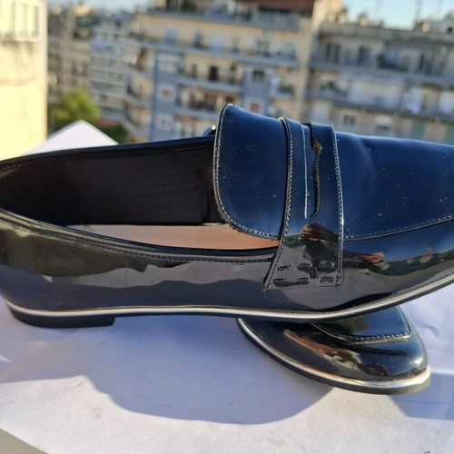 Loafers patent leather Mango like new, black with silver details, size 40