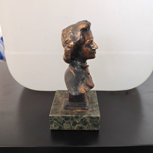 Brass bust of composer Frédéric Chopin like new