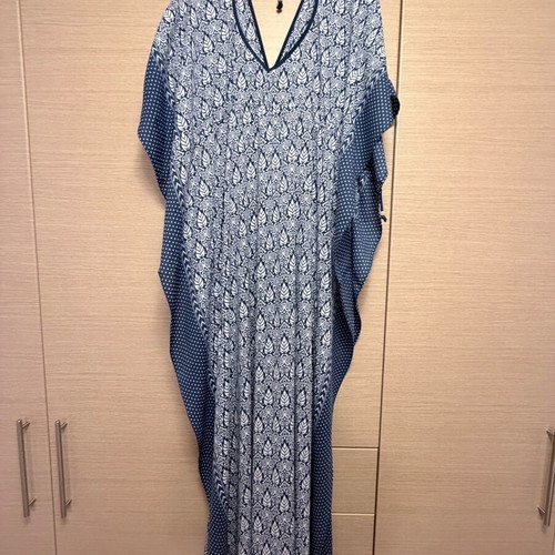 Kaftan Fullah Sugah Large like new, white and navy blue with boho prints