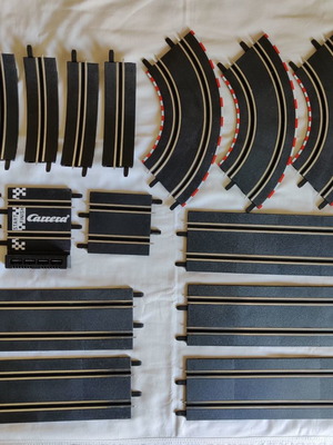 Carrera Go Expansion комплект от 16 пистови части мащаб 1:43