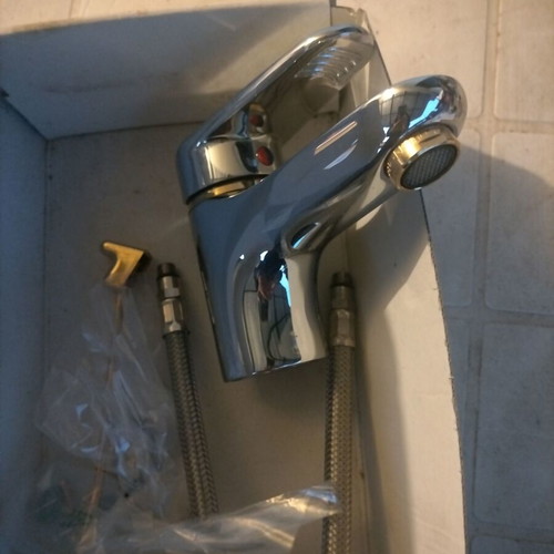 Bathroom faucet new