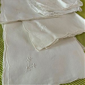 7 πετσέτες τραπεζιού βαμβακερές χειροποίητες με λουλουδάκια κέντημα (2 σχέδια)