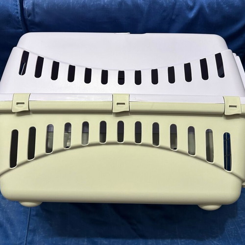 Pet Camelot Purple Pet Carrier Cage like new 58x38x38cm