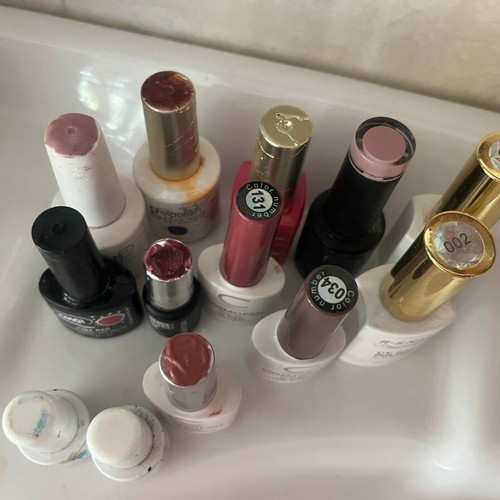 Semipermanent nail polish set, 29 pieces