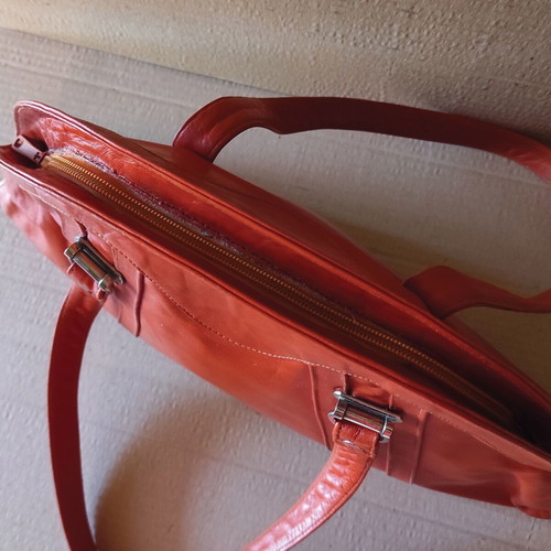 Vintage leather handbag used, peach color, early 70s