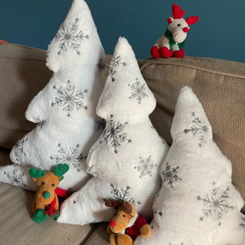 Set of 3 Christmas Pillows new