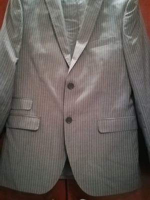 Κοστούμι ανδρικό καινούργιο γκρι με λεπτή λευκή γραμμή