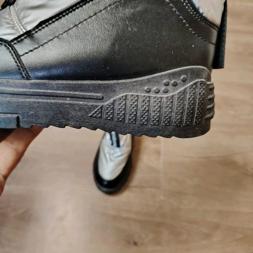 Women's boots new, size 39