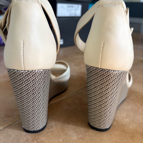 Vince Camuto beige women's sandals size EU 38 like new, leather