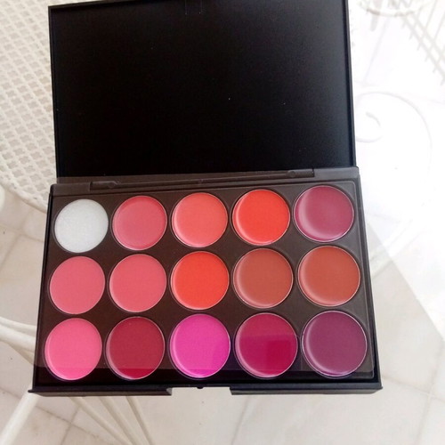 Palette with 15 new lipsticks