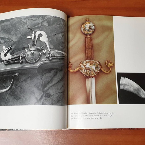 Jagdwaffen 1976 antique hunting weapons album used
