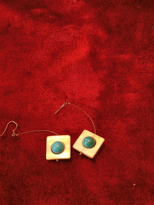 Vintage earrings with mother of pearl and turquoise stone, used