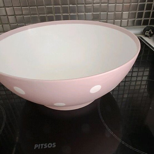Set of 3 used kitchen salad bowls made of durable plastic