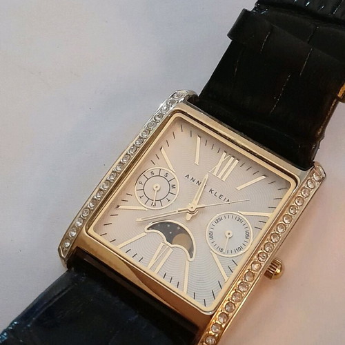 Anne Klein quartz watch like new with zircon and leather strap