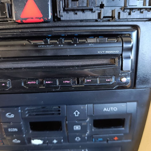 Kenwood KVT-522 1 Din DVD Bluetooth with 7-Inch Screen like new