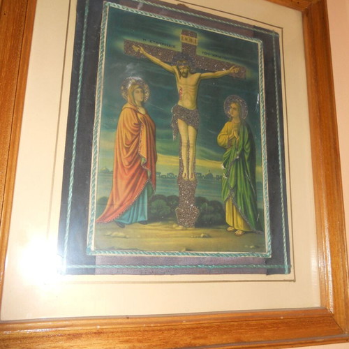 Religious lithograph of Christ's crucifixion 1950 like new