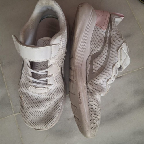 Puma athletic shoes used, size 23