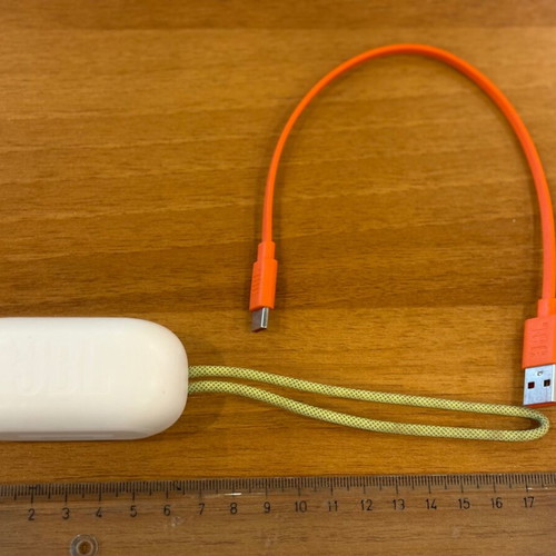 JBL wireless earbuds white like new