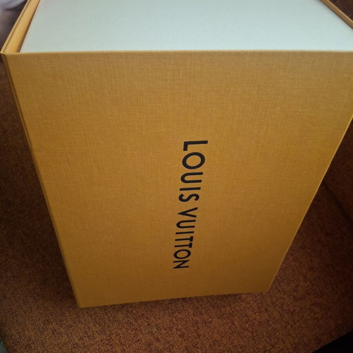 Louis Vuitton box like new, 36×26×12 cm