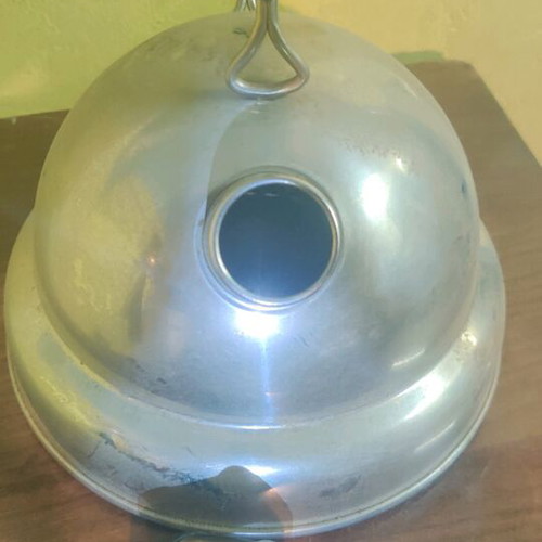 Vintage kettle used with small crack on lid