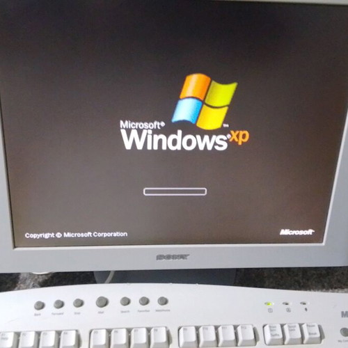 Retro computer set Pentium 4 Windows XP used with Sony 15" monitor and Microsoft keyboard