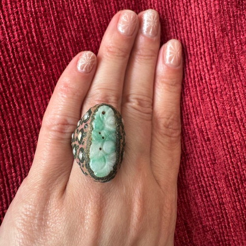Vintage handmade Victorian ring with carved green nephrite and pearls like new