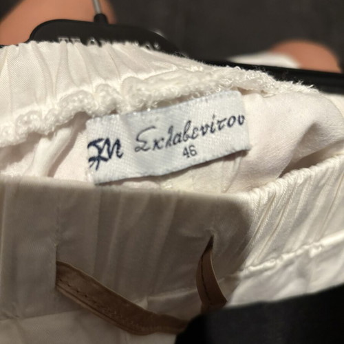 Skiadarese White Capri Bermuda with Zipper, like new, size 46