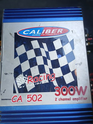 Ενισχυτής αυτοκινήτου Caliber Racing CA 502 300W με ηχεία Zeuss 6x9 μεταχειρισμένος