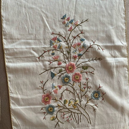 Tsevres with gold thread from Ioannina like new